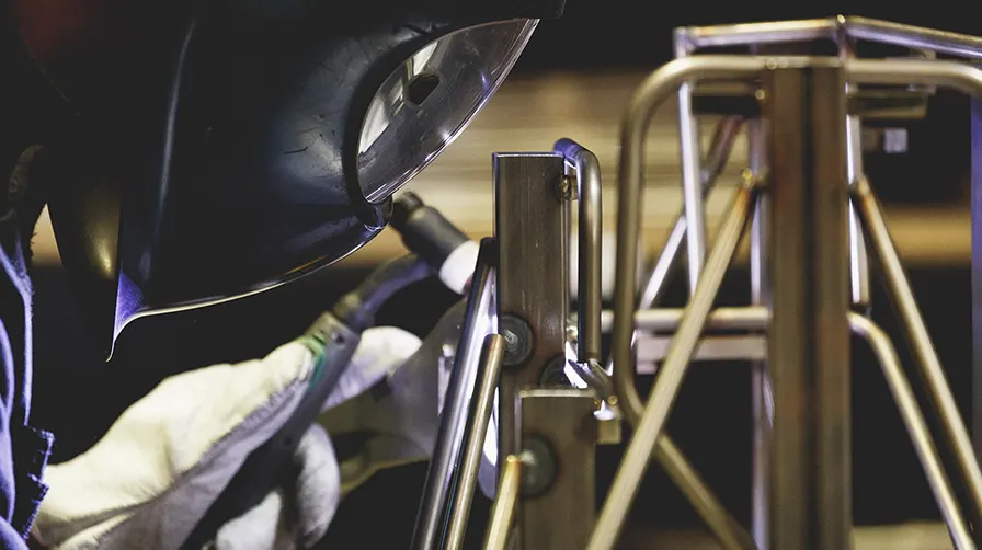 Photo Soudeur structure m&eacute;tal agencement