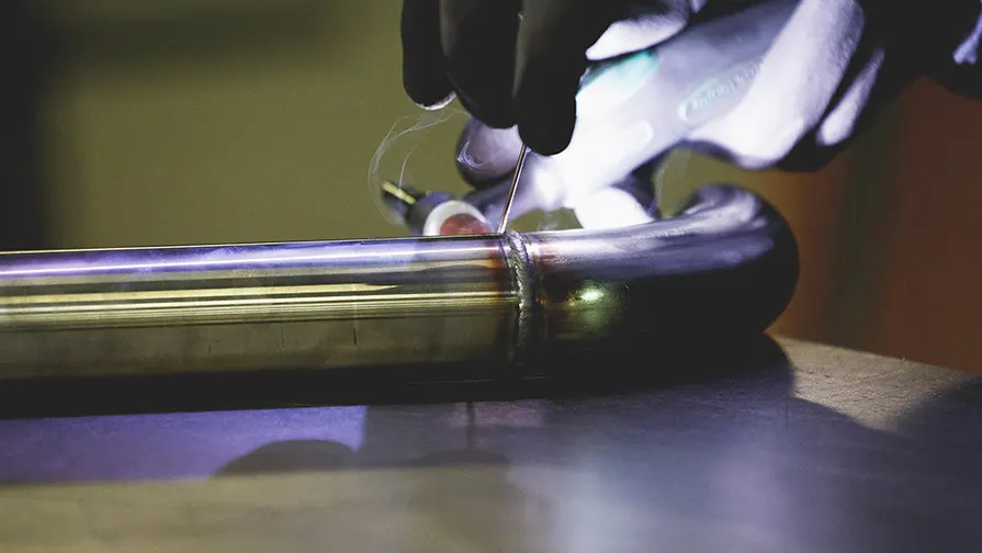 Photo Soudeur tube m&eacute;tal