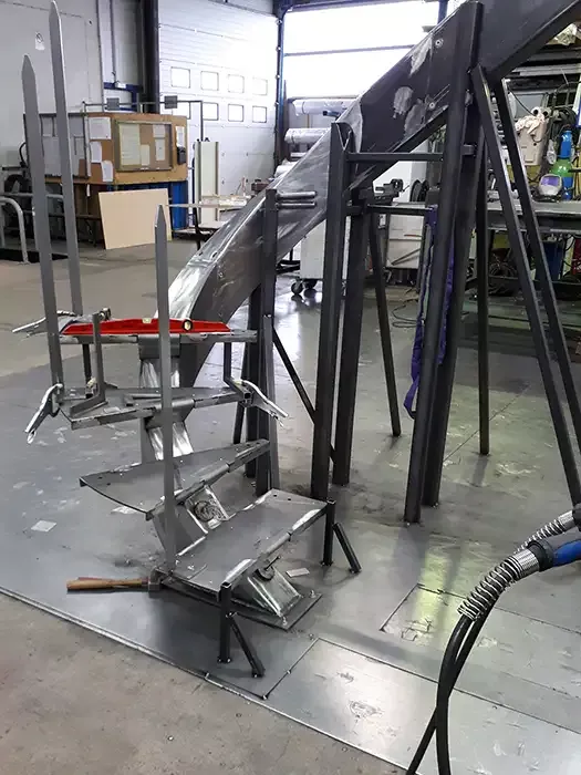 Photo des marches d'un escalier hélicoïdal avec Garde-Corps