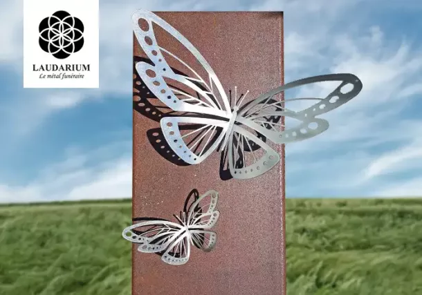 Plaque funéraire avec papillon en découpe laser