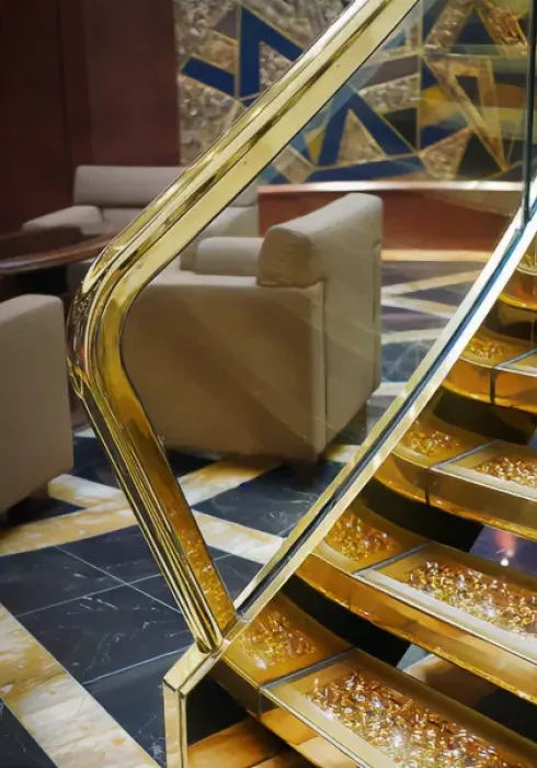 Escaliers en cristal Swarovski pour le MSC Fantasia